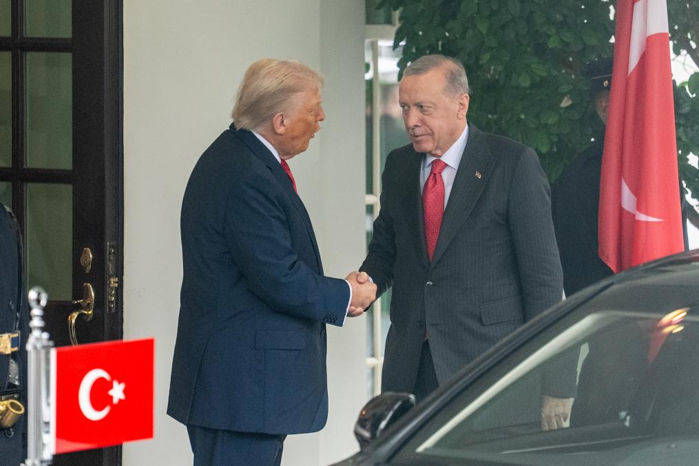 它改变了吗？特朗普说，他对乌克兰开放，用远