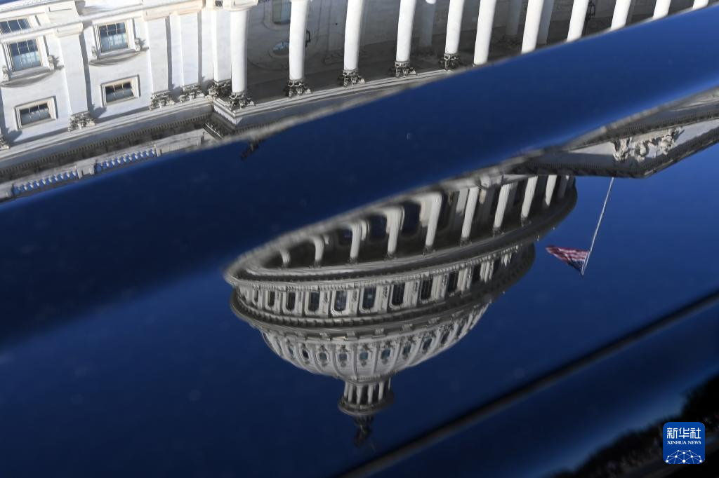 在美国政府的“暂停”的第一天，参议院拒绝了